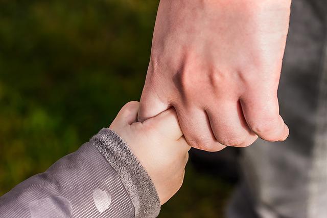 hands-g0d06f3667_640
