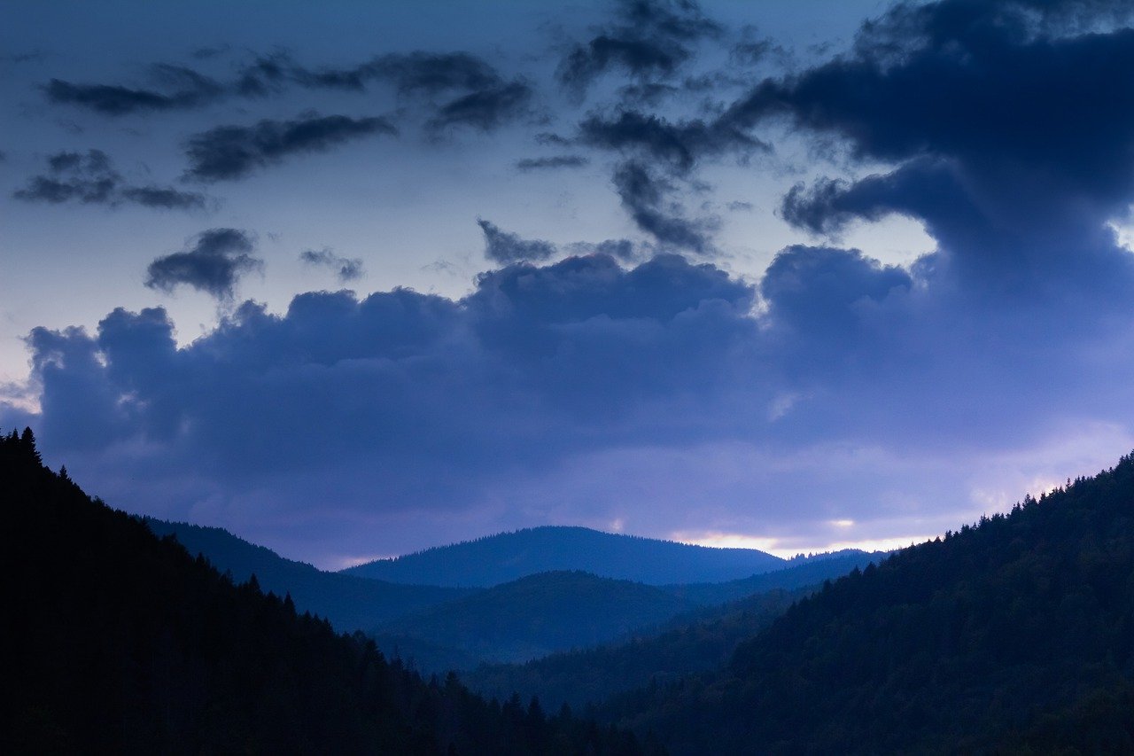 mountains-gfc8abb4f6_1280